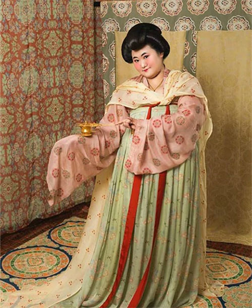 Bức hình phục dựng gần như chính xác một người phụ nữ "đẹp" theo tiêu chuẩn thời Đường