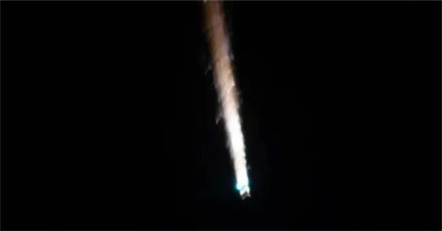 Tàu vũ trụ Nga cháy như pháo hoa trên bầu khí quyển Trái đất