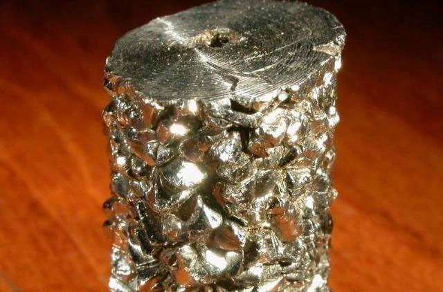 Tantalum hafni cacbua là một hợp chất hóa học chịu lửa có công thức chung Taₓ Hfy-x Cy